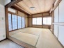 リビング横に設けられた和室スペース。お子様のプレイルームやお客様のお部屋として多用途でお使い頂けます！
日本人ならやっぱり和室ですよね！
