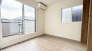洋室は明るい空間となっています！子供部屋にも良さそうですね！
