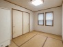 リビング横に設けられた和室スペース。お子様のプレイルームやお客様のお部屋として多用途でお使い頂けます！
※CGにより家具などを消した画像です。