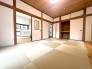 落ち着いた雰囲気に包まれて、伸びやかな空間の中で、ゆったりと家族団らんのひとときを過ごせます。
