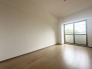 洋室は明るい空間となっています！子供部屋にも良さそうですね！
