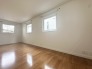 洋室は明るい空間となっています！子供部屋にも良さそうですね！
