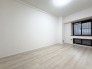 寝室は明るい空間となっています！子供部屋にも良さそうですね！
