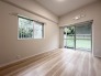 寝室は明るい空間となっています！子供部屋にも良さそうですね！
