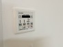 カビの発生も抑制出来ます！また暖房・涼風機能も付いているので冬はいつでも暖かく、夏は涼しく、雨の日でも洗濯物が乾くのも良いですよね！梅雨の時期など重宝します。
