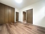 洋室は明るい空間となっています！子供部屋にも良さそうですね！
