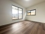 大きな窓からは快適な光を取り入れ、通気性能を上げる事で居心地の良い空間を演出します
