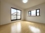 寝室は明るい空間となっています！子供部屋にも良さそうですね！
