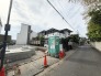 交通量の少ない前面道路です。
小さなお子様がいるご家庭でも安心です！
