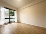 洋室は明るい空間となっています！子供部屋にも良さそうですね！
