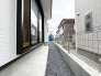 広～いお庭も付いてます！
夢の庭付き一戸建て住宅を実現させてください！
