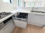 家事の時短に効果大の食洗器付き。高温でパワフルに洗い、温風乾燥します。手洗いよりも節水・節約が可能です。
一度使うと手放せないですよ！
