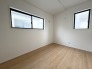 寝室は明るい空間となっています！子供部屋にも良さそうですね！
