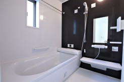 ※.浴室施工例(実際とは設備仕様間取りなどが異なる場合がございますのでお近くのモデルルームにご案内致します。)