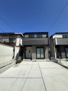 【A号棟】建物完成しました!
閑静な住宅地で小さなお子様がいるご家族にも安心。
住宅地で叶える穏やかな新生活が待ってます。
是非、現地ご内見ください!