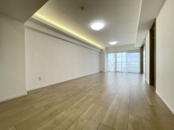 落ち着いた雰囲気に包まれて、伸びやかな空間の中で、ゆったりと家族団らんのひとときを過ごせます。