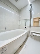 お手入れ簡単でキレイを保つ技術の数々が、家事の負担を減らしてくれます。暖かいお風呂でゆっくりと入浴し一日の疲れを癒す大切な空間をお過ごしください