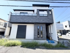 C棟
閑静な住宅地で小さなお子様がいるご家族にも安心。
住宅地で叶える穏やかな新生活が待ってます。
是非、現地ご内見ください!
(一部未完成)