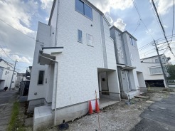 新規分譲地につき現在建築中です!
完成が楽しみですね!
同仕様の完成現場をご案内出来ますので、お気軽にお問い合わせください!
