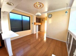 ご家族だんらんのスペースとなるリビング。家具の配置がしやすい広さを確保しています!