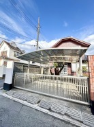 雨風から大切な愛車を守るビルトインガレージ付き!