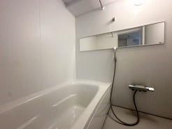 お手入れ簡単でキレイを保つ技術の数々が、家事の負担を減らしてくれます。暖かいお風呂でゆっくりと入浴し一日の疲れを癒す大切な空間をお過ごしください