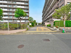 前面道路からのアプロ-チ