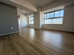 リビングと続間の洋室は一体で広くお使い頂けます!
もちろん居室や客間としても使えますので、使い方はあなた次第っ!!