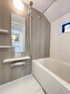 お手入れ簡単でキレイを保つ技術の数々が、家事の負担を減らしてくれます。暖かいお風呂でゆっくりと入浴し一日の疲れを癒す大切な空間をお過ごしください