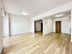 リビングダイニングスペースです。
ご家族の楽しい会話が聞こえてきますね!