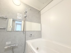 お手入れ簡単でキレイを保つ技術の数々が、家事の負担を減らしてくれます。暖かいお風呂でゆっくりと入浴し一日の疲れを癒す大切な空間をお過ごしください