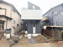 閑静な住宅地で小さなお子様がいるご家族にも安心。
住宅地で叶える穏やかな新生活が待ってます。
是非、現地ご内見ください!
(未完成)